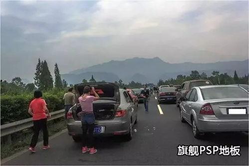国庆堵车热门话题英文,Exploring the Phenomenon: How Traffic Jams Become a National Talk on National Day